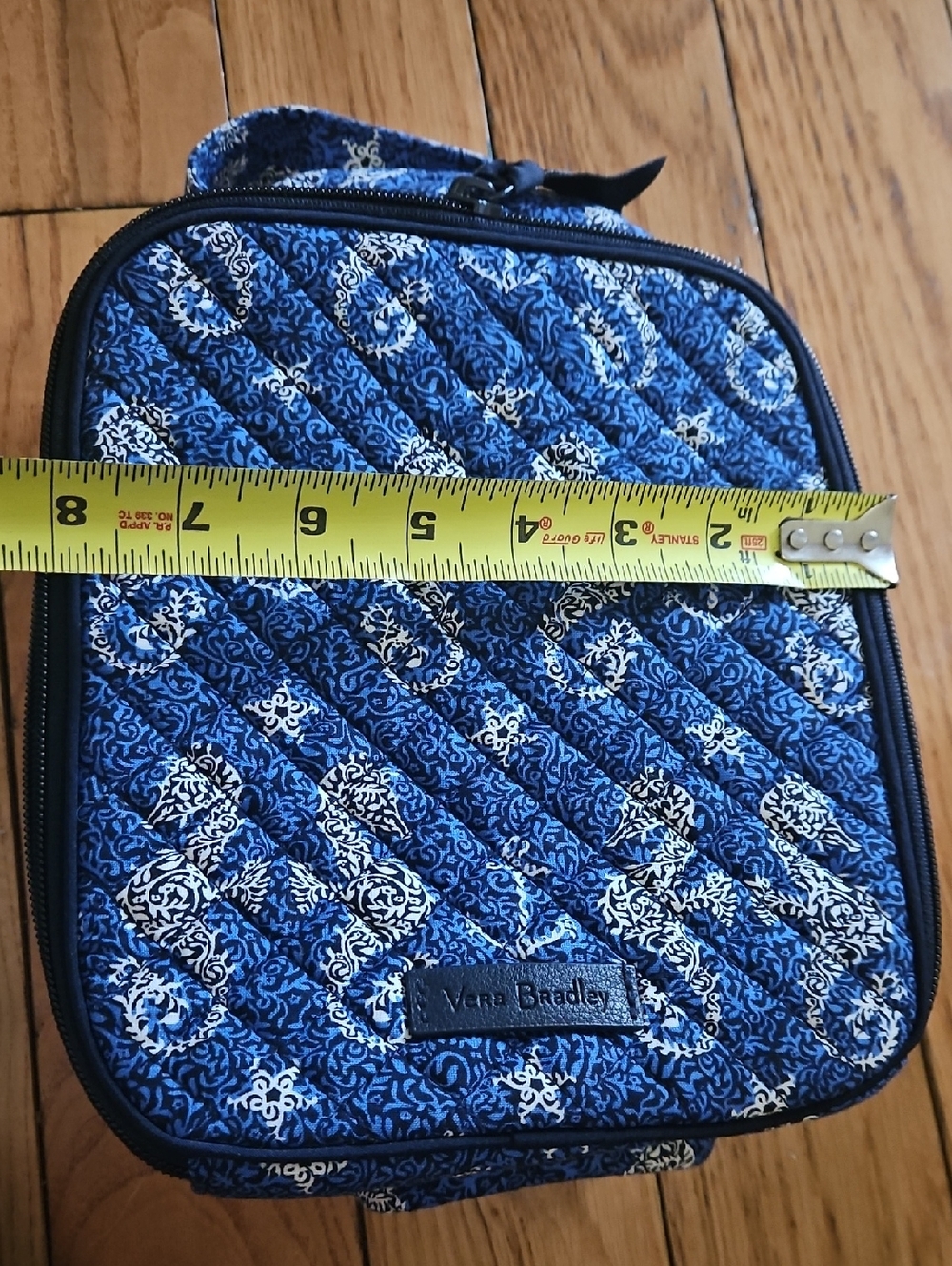 Vera Bradley Blue and White Quilted Patterned Lunch Bag - Picture 8 of 8